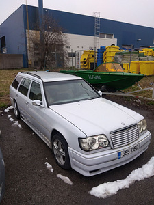 Mercedes-Benz 250D (5 foto / 6)