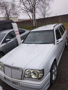 Mercedes-Benz 250D (6 foto / 6)
