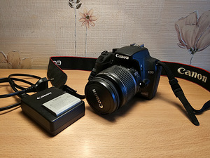 Canon EOS 1000D + 8GB + Charger (1 foto / 3)