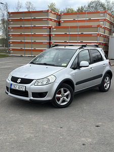 Suzuki SX4 (1 фото из 13)