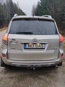 Toyota rav4 2.2 100kw 2008 (2 foto / 7)
