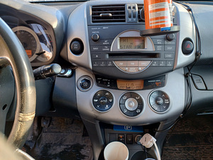Toyota rav4 2.2 100kw 2008 (7 foto / 7)