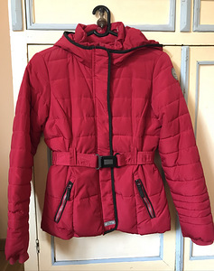 S.Oliver красная куртка размер 152 см