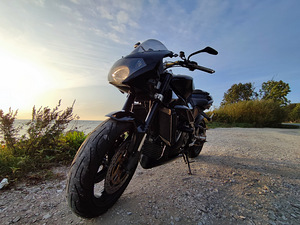 Aprilia Tuono 1000 V2 (3 foto / 10)