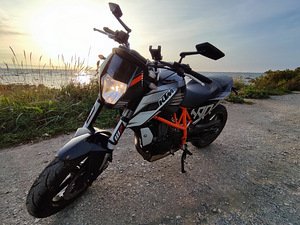 14 KTM 690 Duke ABS (6 foto / 9)