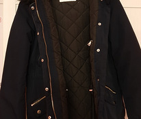Темная зимняя куртка Zara