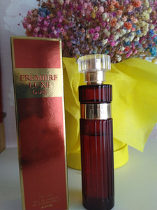 Premiere Luxe Oud for Her Avon