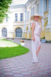 Платье на выпускной (3 фото из 4)