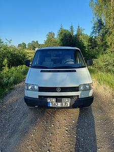 VW Caravelle 2.4d (1 фото из 3)