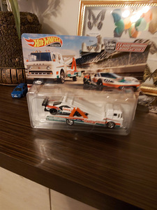 Hot wheels premium team transport car culture (2 foto / 5)
