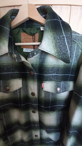 НОВЫЙ! LEVIS куртка (5 фото из 5)