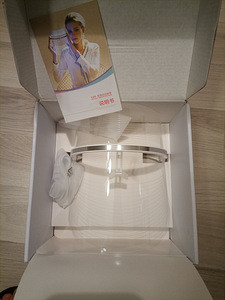 LED light therapy face mask (4 foto / 5)