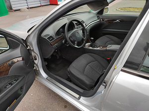 Mercedes E200 2.1 2005 (7 foto / 7)