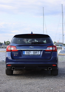 Subaru Levorg (7 фото из 8)