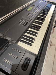 Roland xp-80 (3 фото из 10)