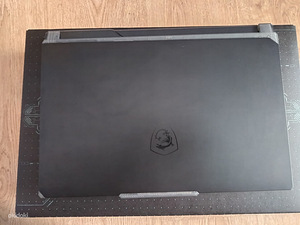 Sülearvuti msi cyborg a12v (3 foto / 3)