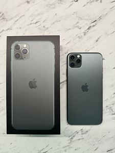 iPhone 11 Pro Max 256 GB + Phone Cases + Wireless Charger (2 foto / 10)