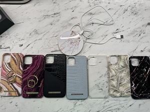 iPhone 11 Pro Max 256 GB + Phone Cases + Wireless Charger (7 foto / 10)
