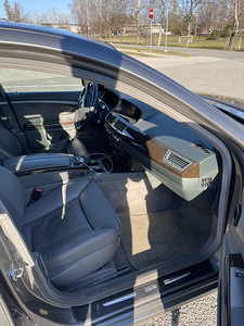 BMW 730 (9 foto / 10)
