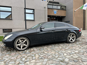 Mercedes-Benz CLS350 (2 foto / 13)
