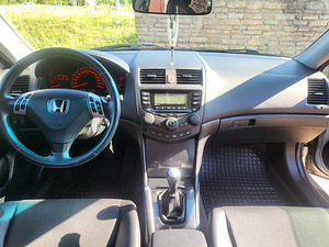 Honda accord (9 foto / 15)