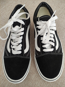 Женская обувь Vans (1 фото из 2)