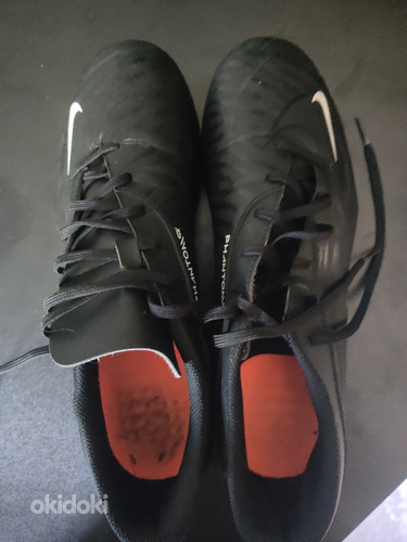 Müün Nike phantom jalgpallijaladsid