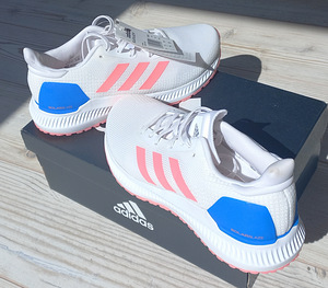 Кроссовки ADIDAS (6 фото из 7)