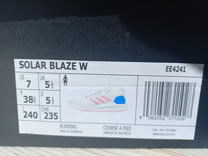 Кроссовки ADIDAS (7 фото из 7)