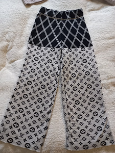 Komplekt sooje riideid XS-S (2 foto / 9)