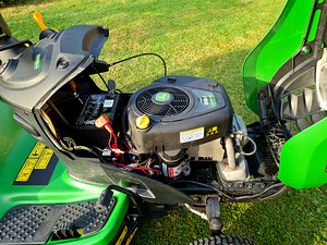 John Deere X125 Murutraktor (3 foto / 3)