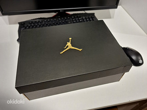 Air Jordan 1 Mid (3 фото из 3)