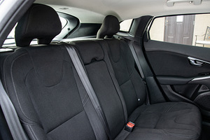 Volvo V40 City Safety 1.6 84kW (REG. TASUTUD!) (13 foto / 15)