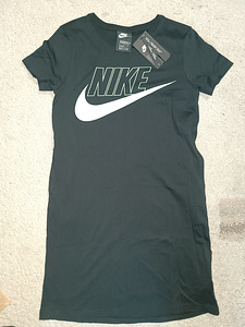 Lühike Nike kleit (2 foto / 2)
