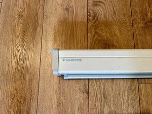 Projecta suur projektoriekraan (120'') (1 foto / 2)
