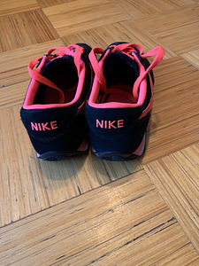 Продам новые кроссовки Nike. (4 фото из 6)