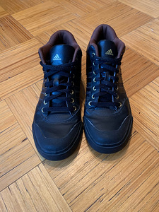 Продам классные кроссовки Adidas. (2 фото из 5)
