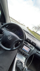 Mercedes-Benz C220 110kw Facelift (4 foto / 5)