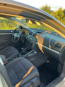 Volkswagen Jetta (6 foto / 9)
