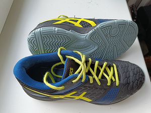 Võrkpalli tossud ASICS, suurus 39,5 (25 CM), unisex (1 foto / 2)