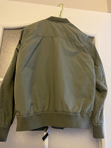 H&M kevadjakk poistele, s 152 (7 foto / 7)