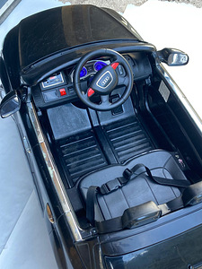 Laste Audi Q7 elektriauto (3 foto / 3)
