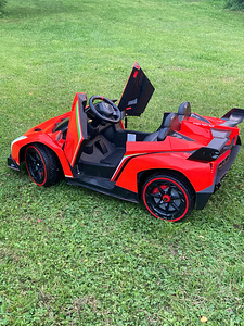 Laste Lamborghini Venomo elektriauto (2 foto / 4)