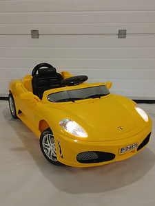 Laste Ferrari Elektriauto (1 foto / 5)