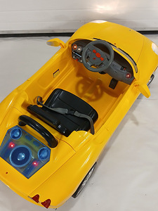 Laste Ferrari Elektriauto (3 foto / 5)