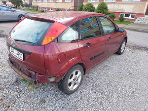 Продам автомобиль Форд Фокус 2002г. (2 фото из 3)