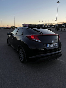 Honda Civic 1.8 104kW (2 foto / 8)