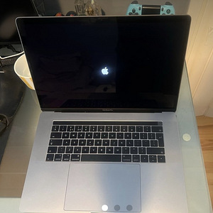 MacBook Pro 2017, 16 ГБ RAM, новая батарея (1 фото из 3)