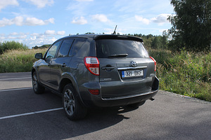 Toyota Rav4 2.2 (5 foto / 13)