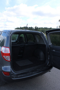 Toyota Rav4 2.2 (6 foto / 13)